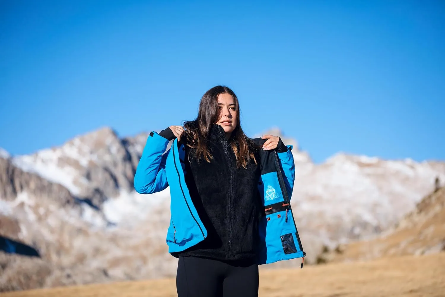 Apricoat Adventure 2.0 Warm Winter Jacket Insulated, Hooded, Waterproof and windproof Coat for Travelling, Hiking, Trekking
