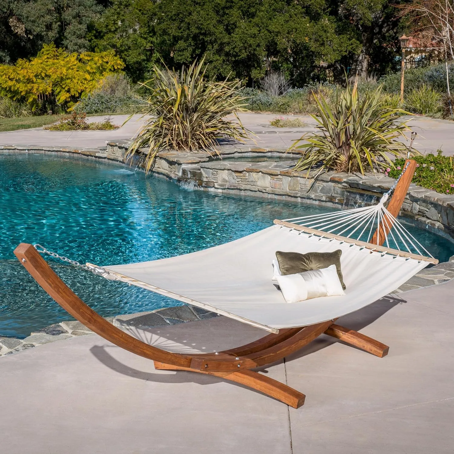 Comfortable and Stylish Outdoor Hammock with Larch Wood Frame, Quick-Drying Cotton Fabric, Cream Color