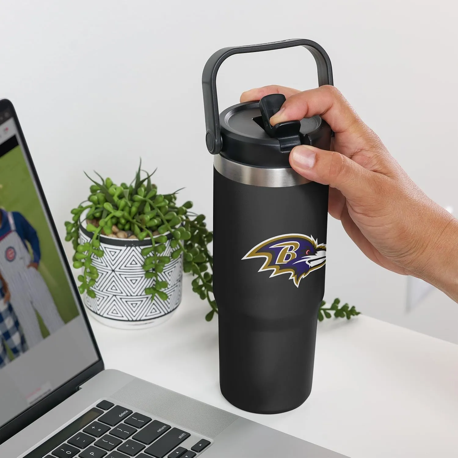 FOCO NFL Unisex-Adult NFL Team Logo Insulated Travel Mug 30oz Straw Tumbler