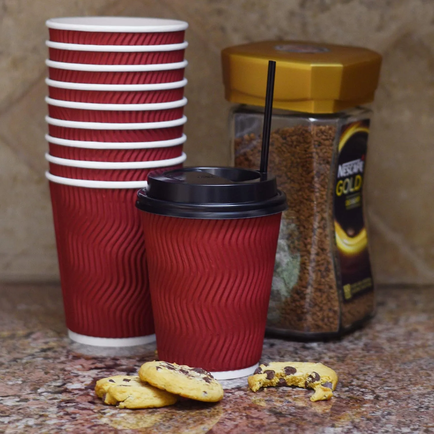 NYHI Pack of 100 12 oz Red Paper Cups with Black lids Coffee Cups Disposable BPA Free Insulated Ripple Kraft Paper Cups To go Cups for Hot or Cold Drinks Office Home Canteen Party Travel