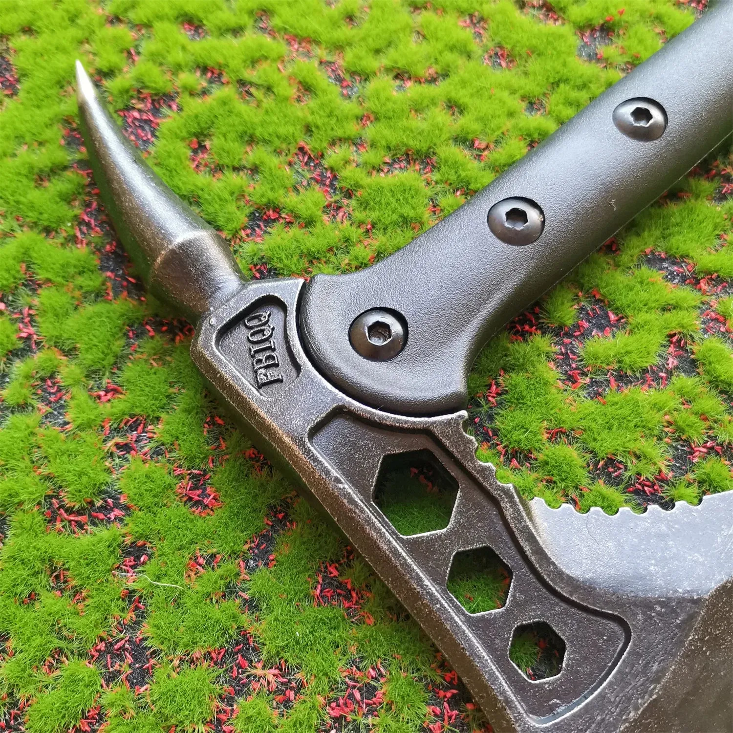 Outdoor Camping Tomahawk Axe for Hunting and Survival