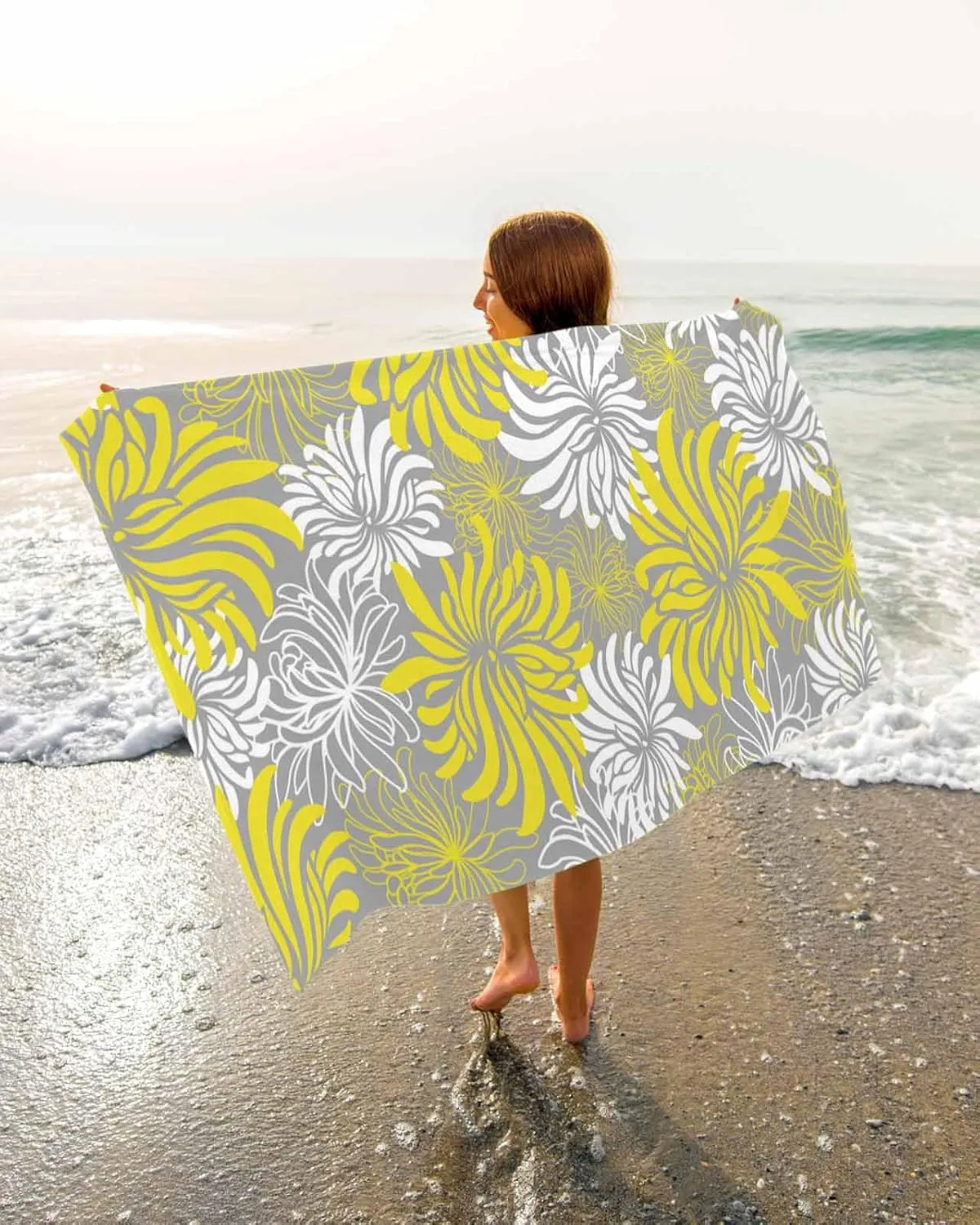 Quick-Drying Microfiber Beach Towel, Chrysanthemum Soft Absorbent Bath Shower Towels, Flower Yellow Grey White Lightweight Portable Towel/Blanket for Travel/Swimming Pool/Camping/Yoga/Gym，35x70 Inch