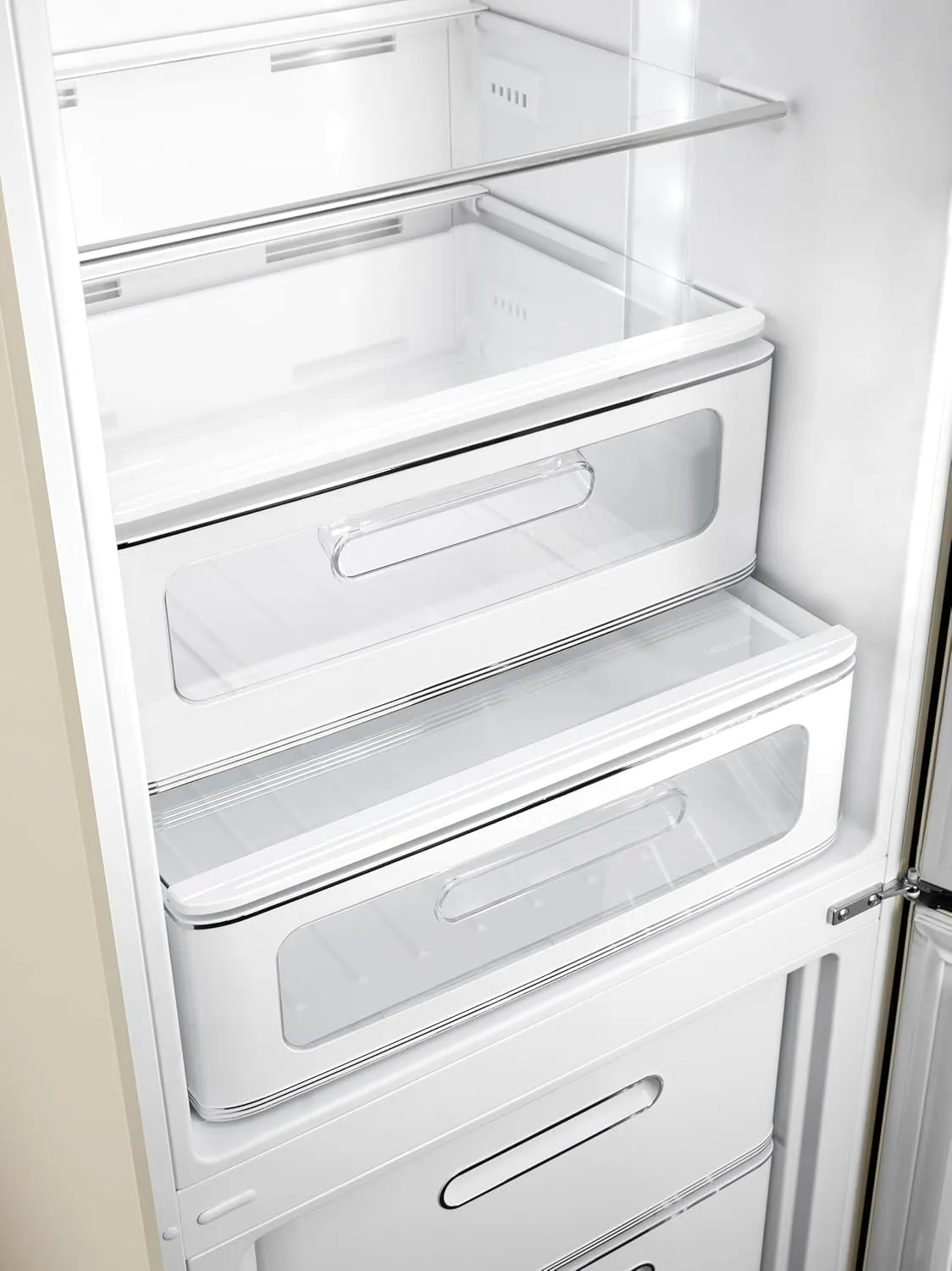 SMEG FAB32URCR3 FAB32 Retro Style Refrigerator, Cream